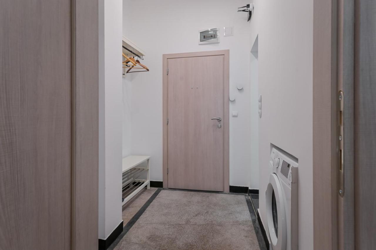 Апартаменти Bright In The Heart Of The By Flat Mаnager